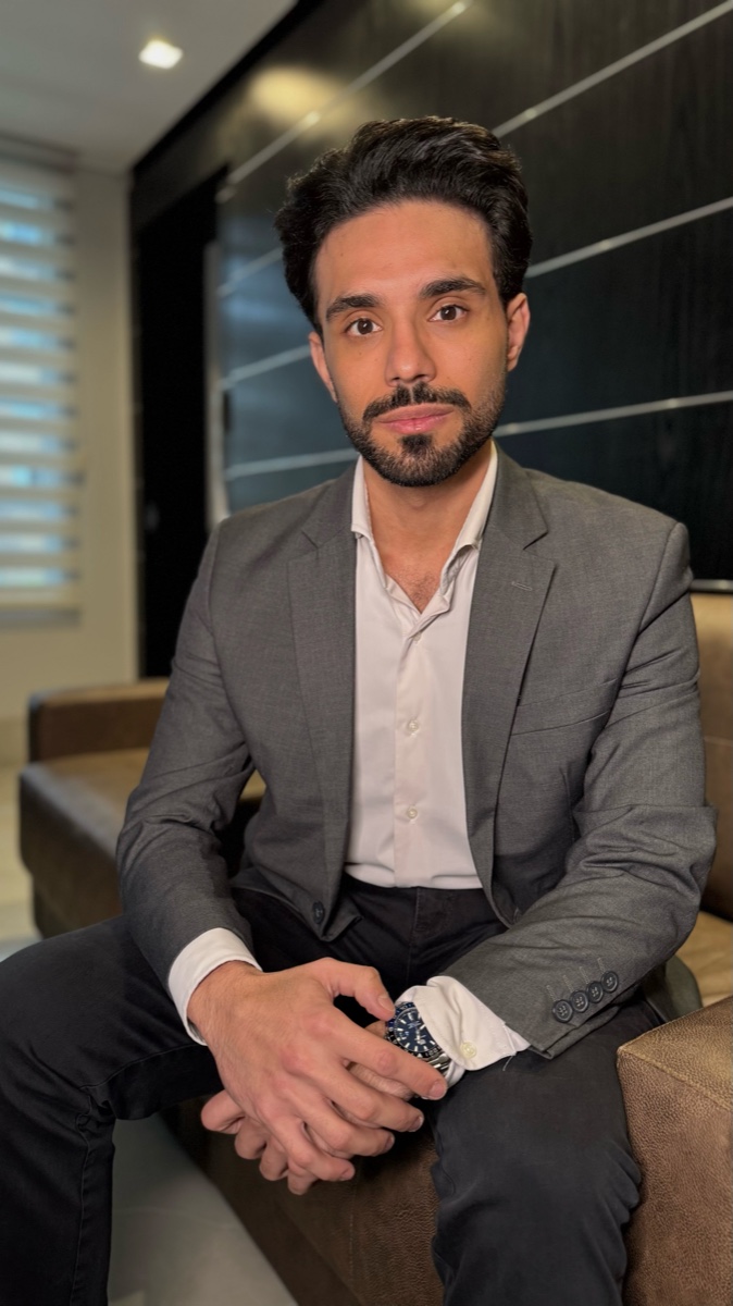 Dr. Vitor Vieira em atendimento